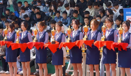 1667799275606541.jpg 运动会照片2.jpg
