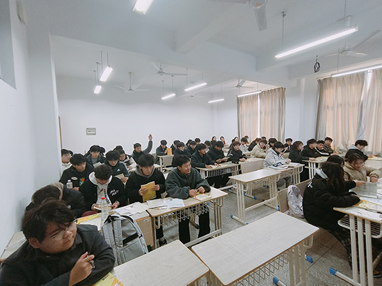 1741050855445557.jpg 新教师2.jpg