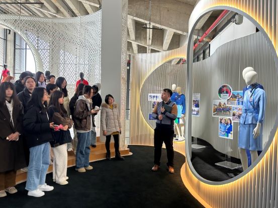 1705392292689562.jpg 图3 时尚美学讲解111.jpg