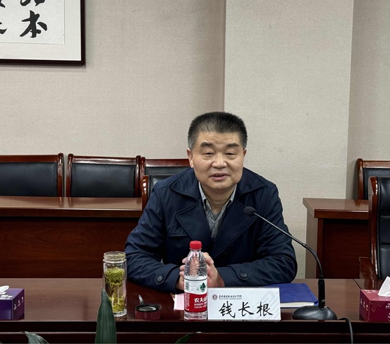 1711674205854951.jpg 钱校讲话.JPG